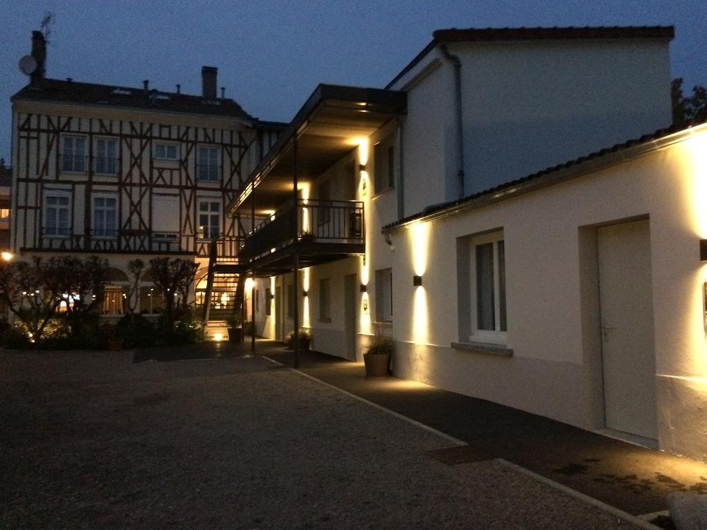 Hôtel jardin Le Pasteur Châlons-en-Champagne Exterior foto